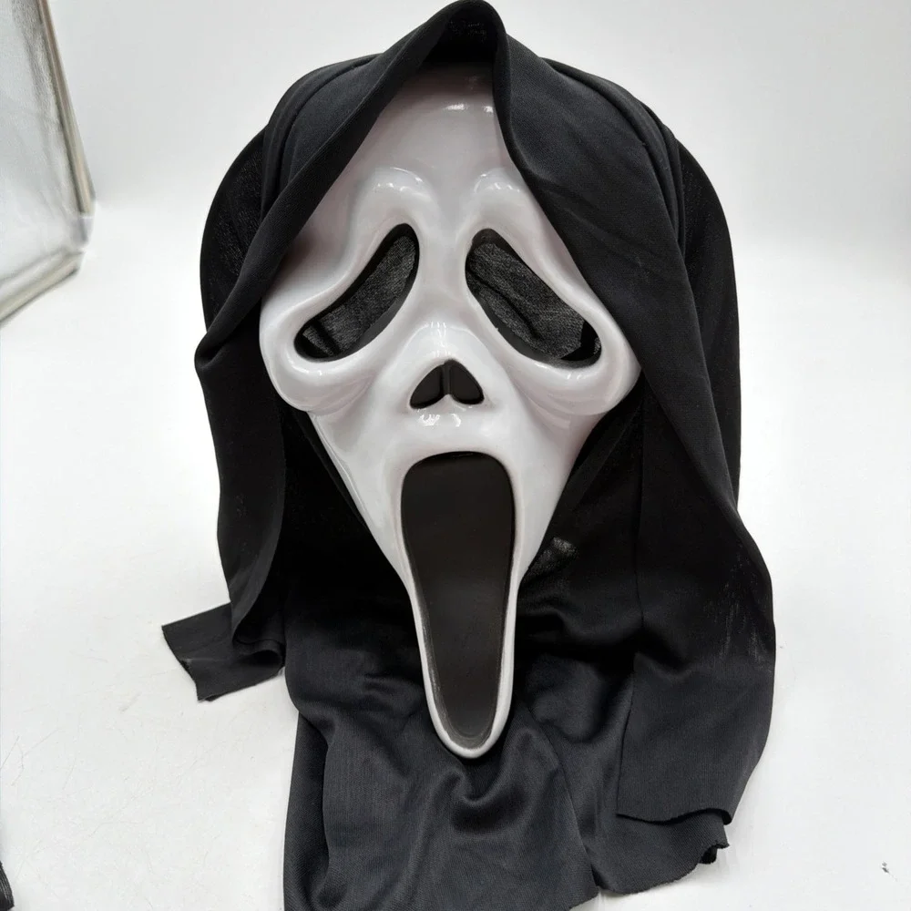 Fun World Ghost Face Mask Scream 2018 9206GF Hooded Halloween Costume